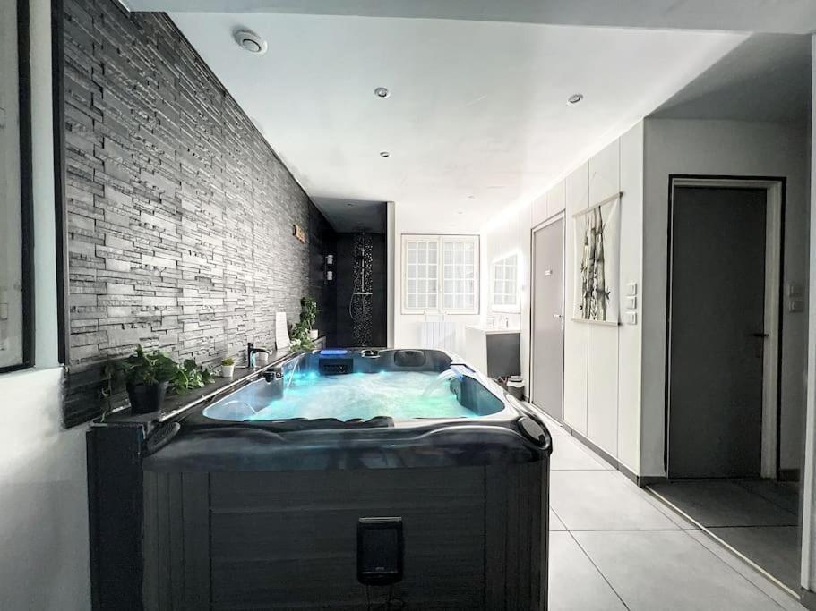 Dream Loft Jacuzzi - Sauna Μπρεστ Εξωτερικό φωτογραφία